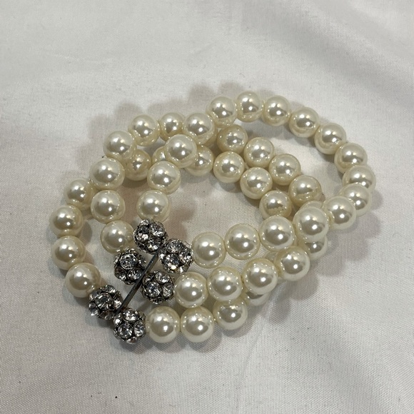 Three Strand Faux Pearl Bracelet - Picture 1 of 4